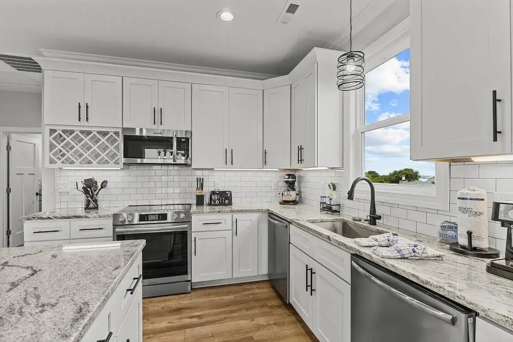 Never Lost 4 Bedroom Home by RedAwning