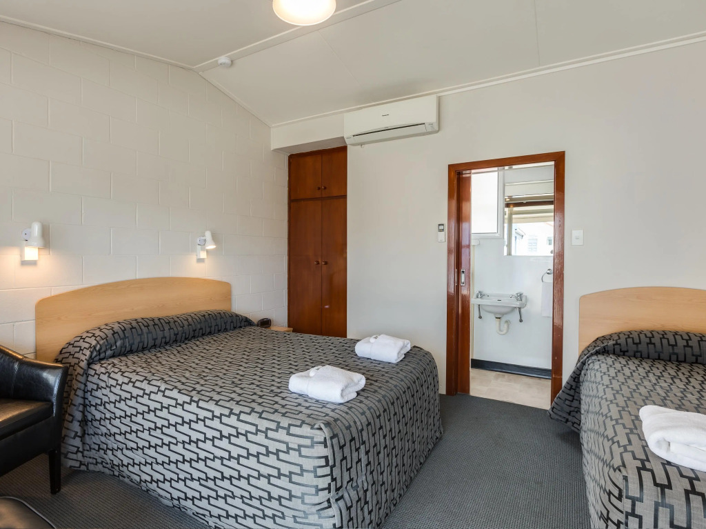 Ocean Beach Hotel