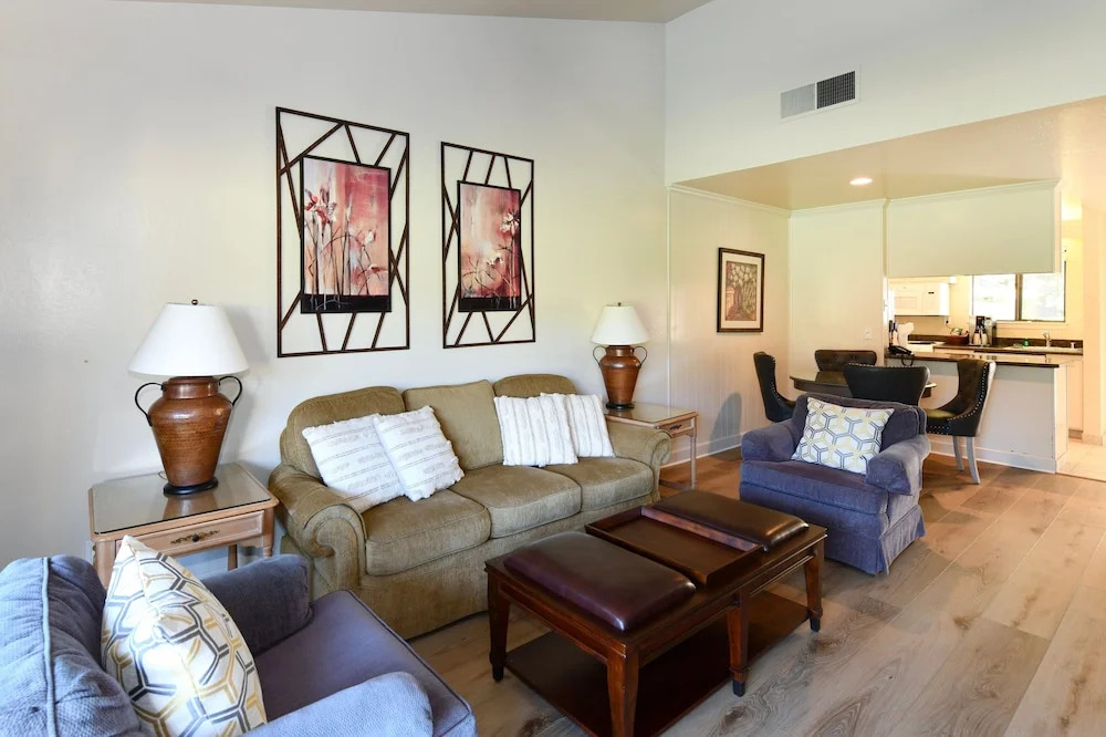 656 S At Silverado 1 Bedroom Condo by RedAwning