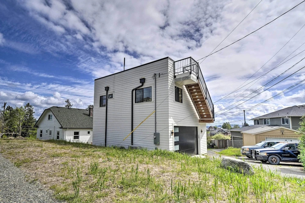 'ruston Retreat' - Mod Home w/ Rooftop Deck!