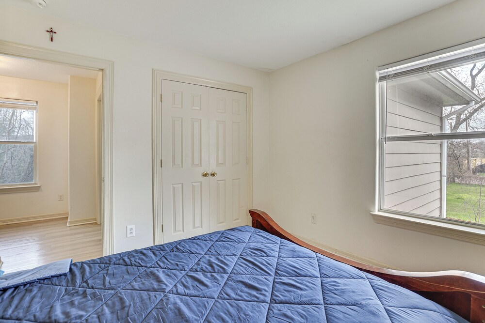 Ideal Location 4 Mi to Med Center! Houston Duplex