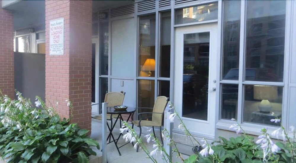 Super Awesome King West Furnished Suite