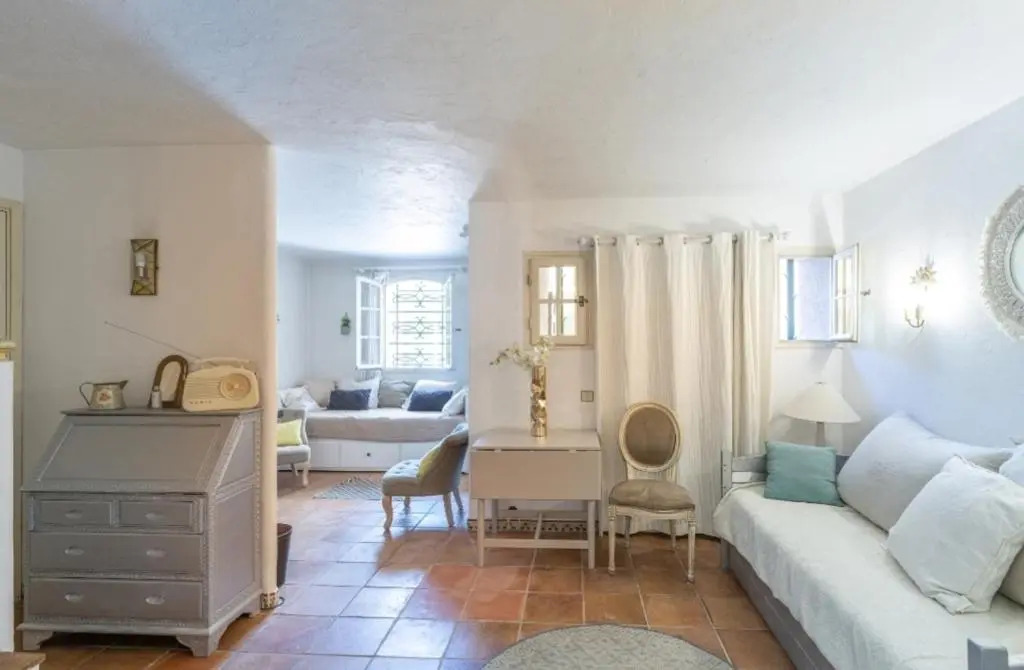 Appartement de charme 2-3 pièces Croix des Gardes Croisette Plages