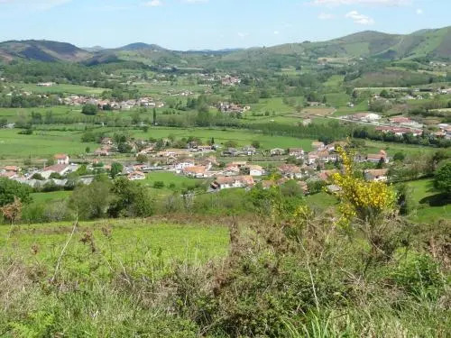 Hotels Logis Eskualduna Chez Katina