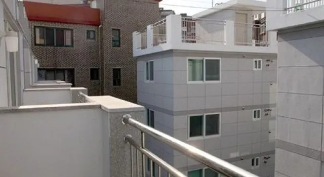 SS Guesthouse - Hostel
