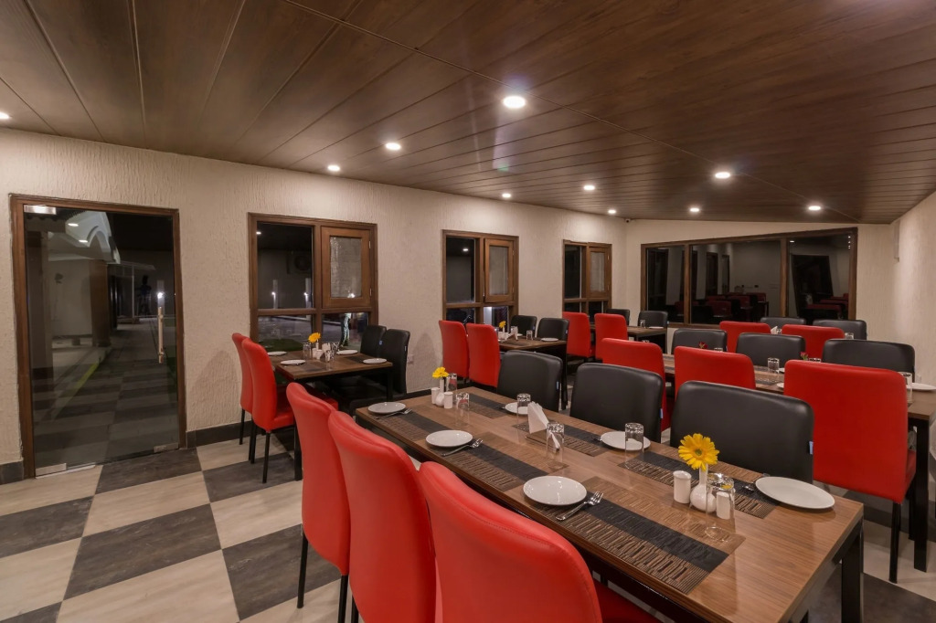 Hotel Seven Oaks