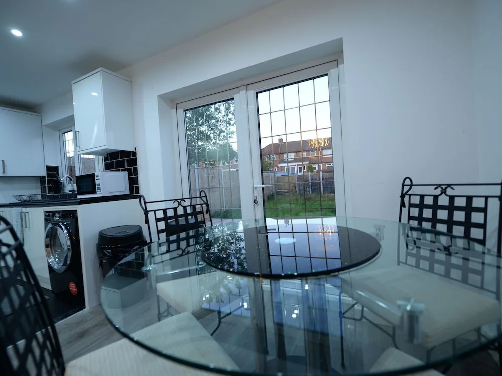 Alluring Holiday Home in Coventry With Garden