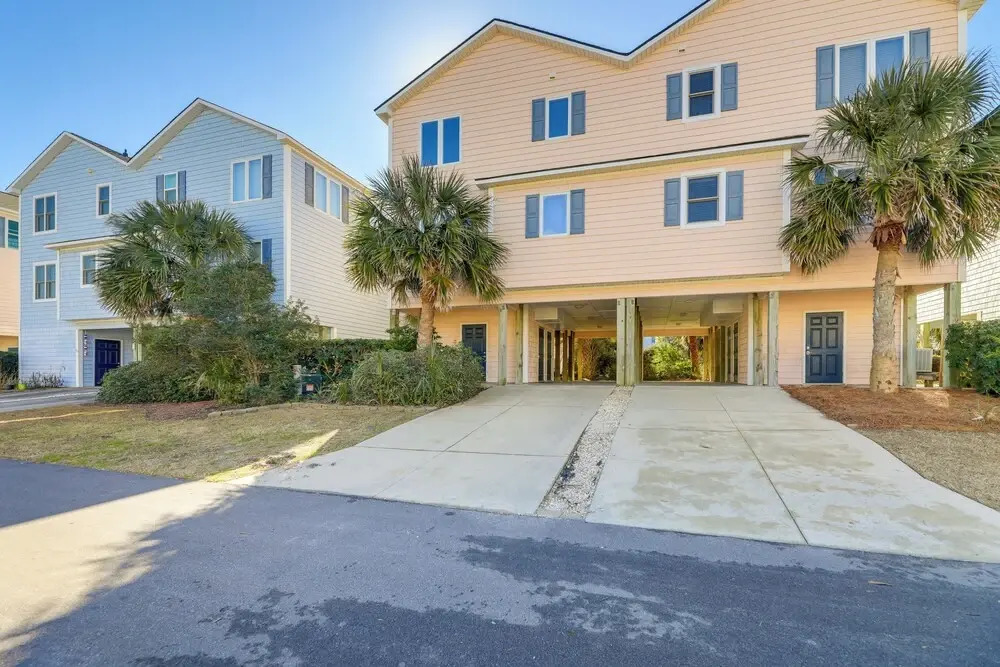 2 Blocks to Shore: Atlantic Beach Home w/ Views!