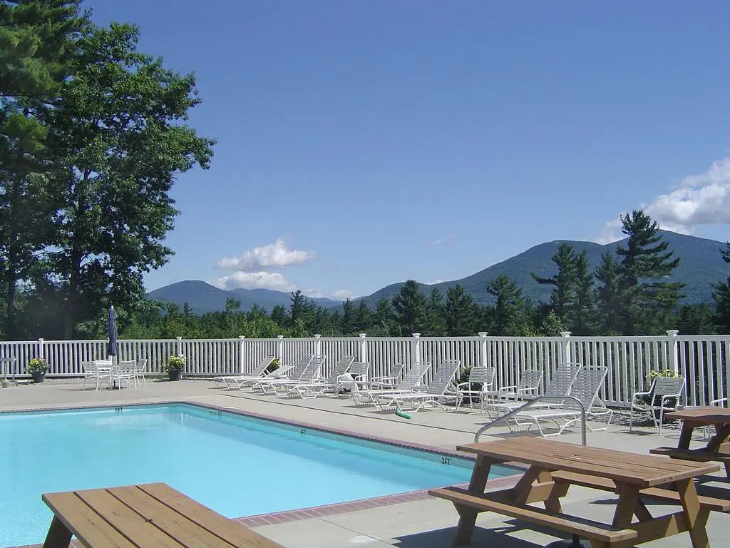 White Mountain Hotel and Resort