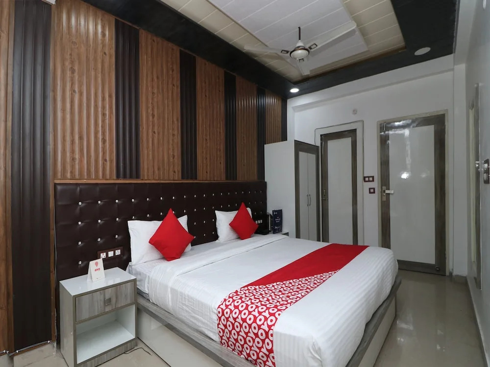 OYO 13722 hotel walnut inn