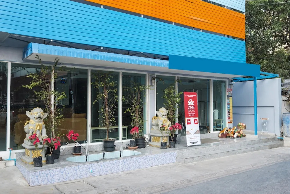 ZEN Rooms Phetchaburi 13