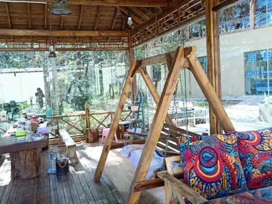 Xinlv Time Inn (Yuanyang Terraced Field Scenic Area)