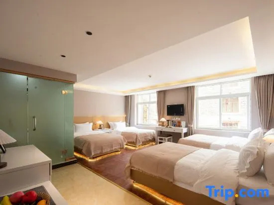 VALATOMS Fanlatu Hotel (Mount Siguniang Scenic Area)