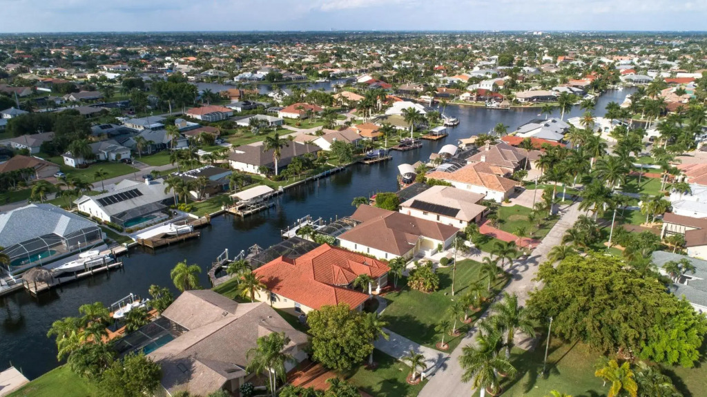 Waterfront Villa Ocean Drive ID1431