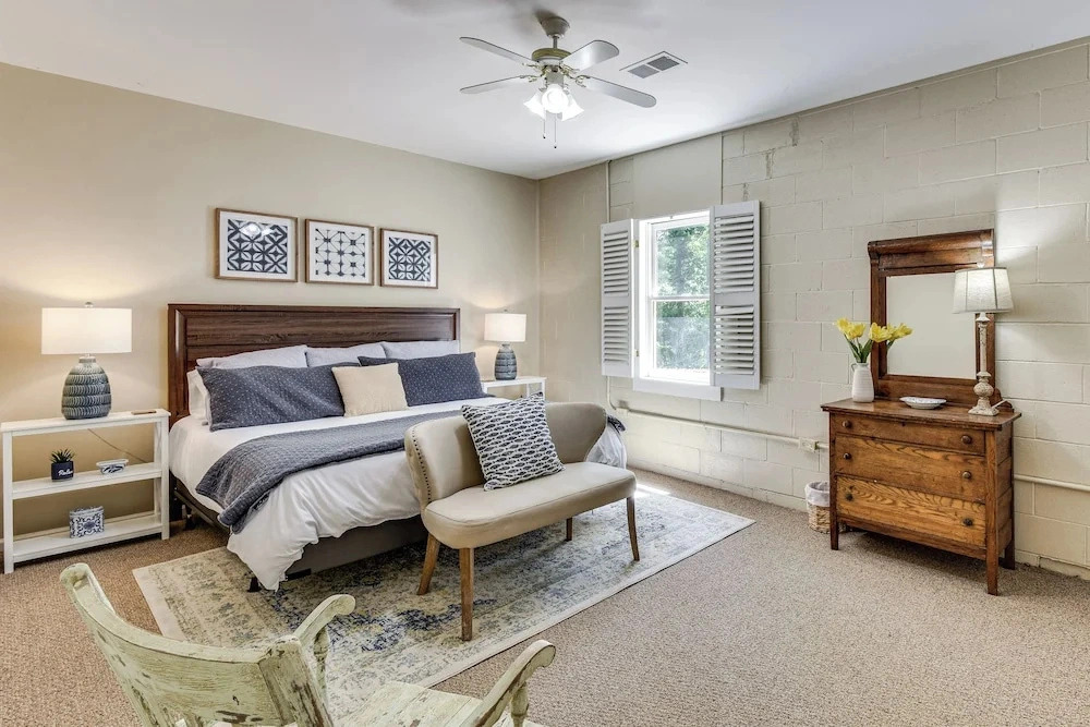 Game Room, Dock & More! Panoramic Lakefront Oasis