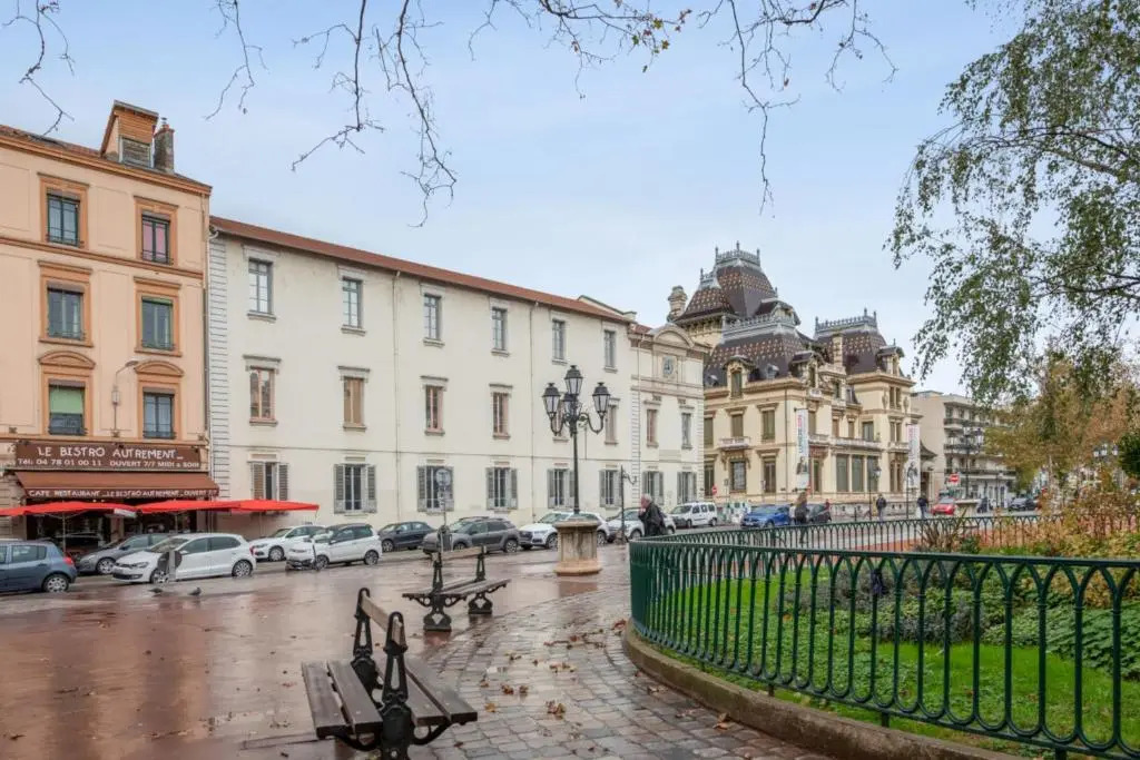 Luxurious flat in Monplaisir district in Lyon 2 min to the metro - Welkeys