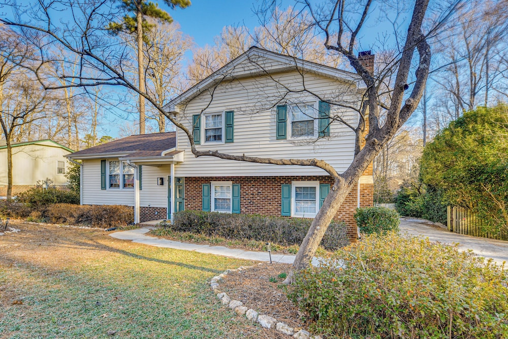 Home 1 Mi to Dtwn Cary! Easy Commute to Triangle