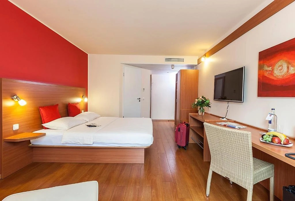 Отель Premier Inn Frankfurt City Europaviertel