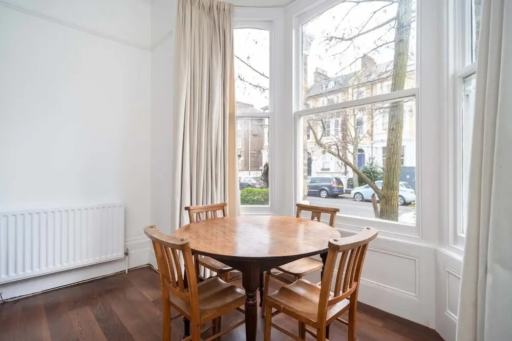 Lovely 2br Home in South London, 4 Guests