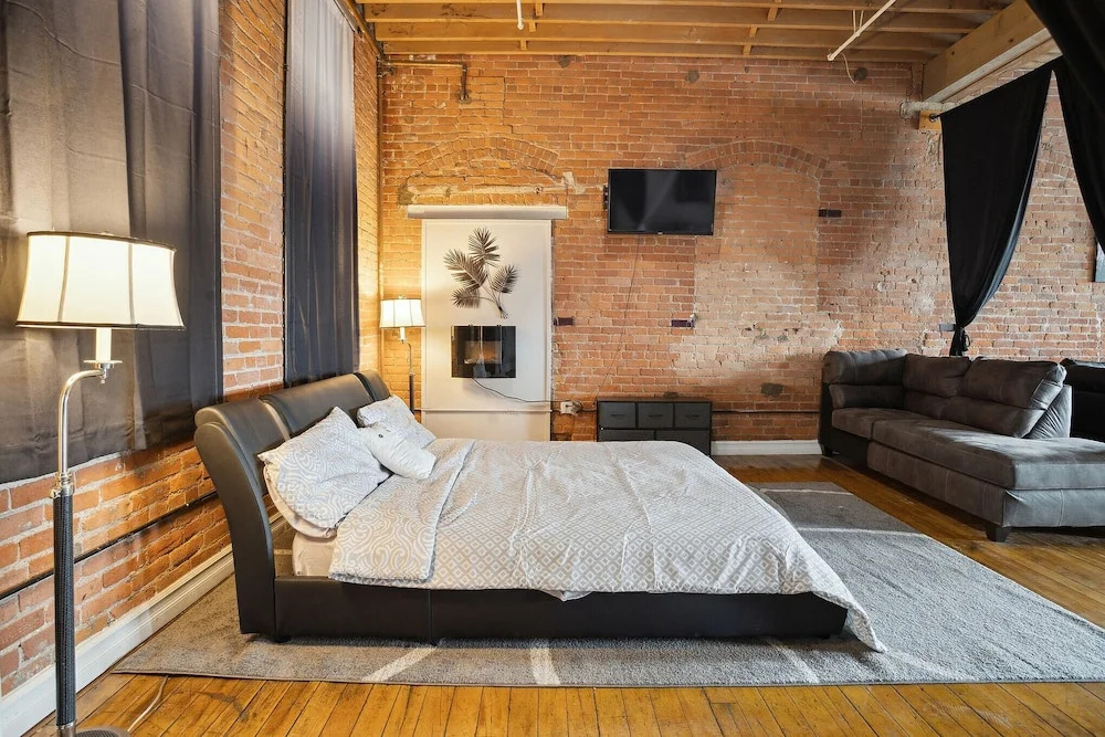 Gorgeous Downtown Detroit Loft - Fully Equipped