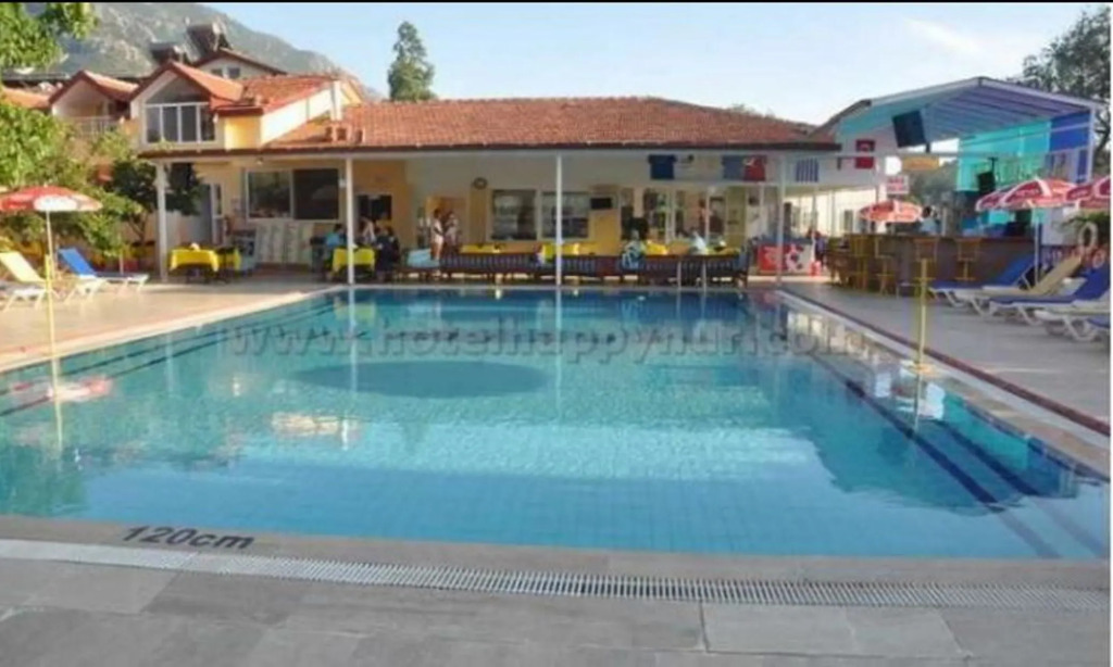 Happy Nur Hotel