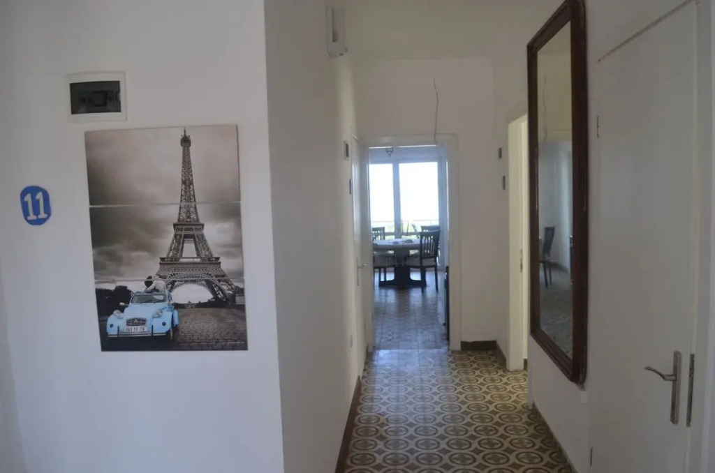 Lacivert Hotel