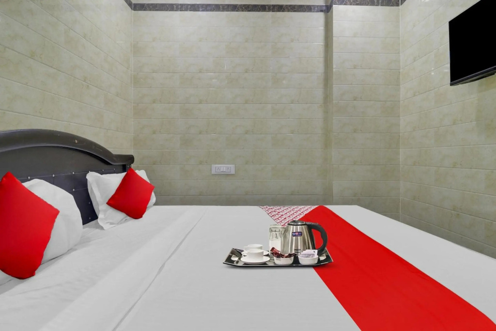 OYO Flagship 70400 Hotel Ashoka Classic