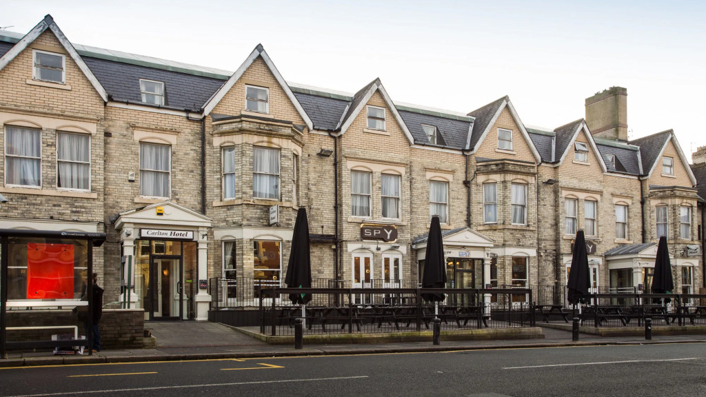 Carlton Hotel
