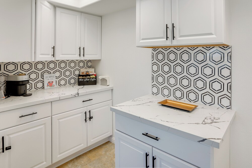 Waterfront Getaway on Lake Elsinore w/ Swim Spa