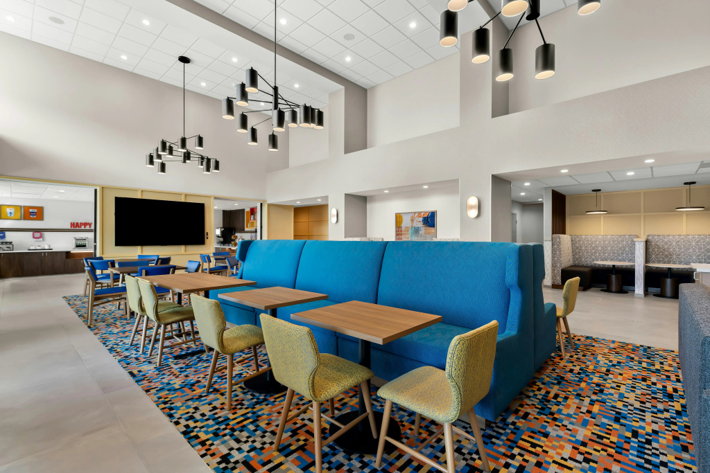Hampton Inn & Suites Corona, Ca