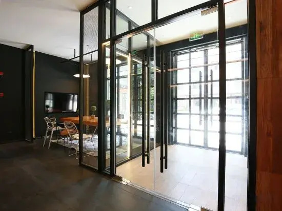 CJIA Apartment (Shanghai Xuhui Damuqiao Subway Station)
