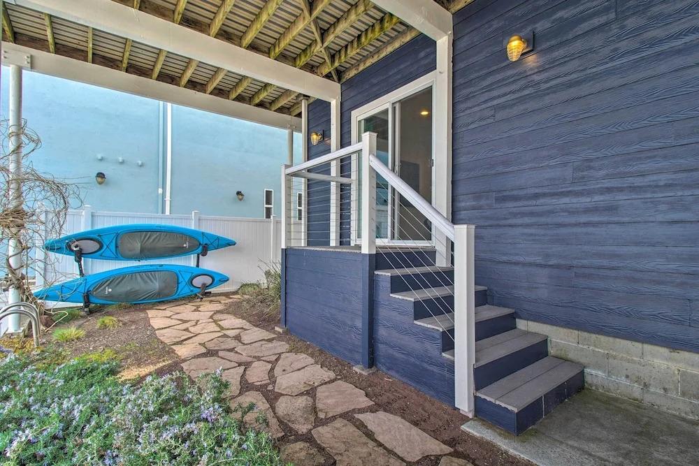 Spacious Lakeport Home w/ Dock & Mtn Views!