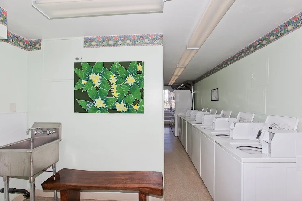 Ilikai Marina Studio City View Condos with Fully Equipped Kitchens & Free Wifi