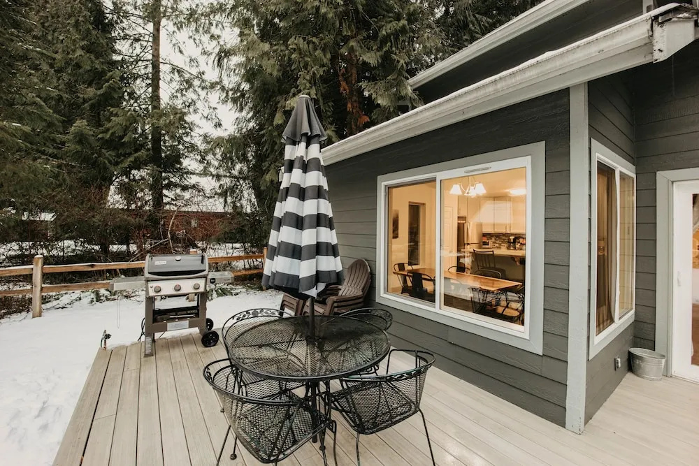 House w Hot Tub - Wifi - Fireplace - Pets Ok