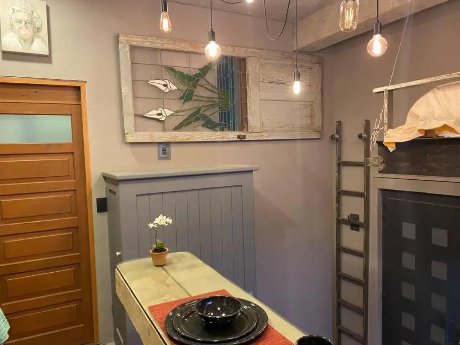 Estudio, en casa de 1910, a una cuadra del Angel