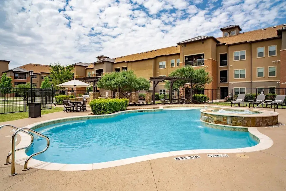 Landing Furnished Apartments near East Arlington