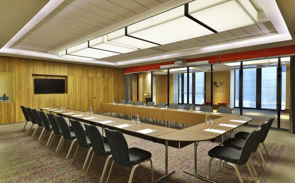 Park Mall Hotel & Conference Center