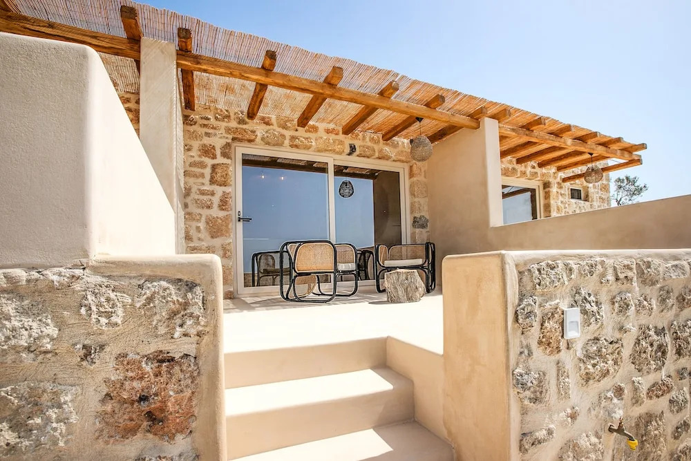 Eight Dimensions Capari Suites Elafonisos
