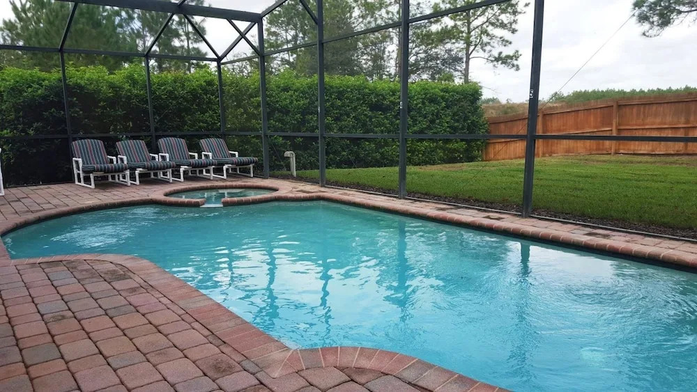 Large Open Floor Plan - 18