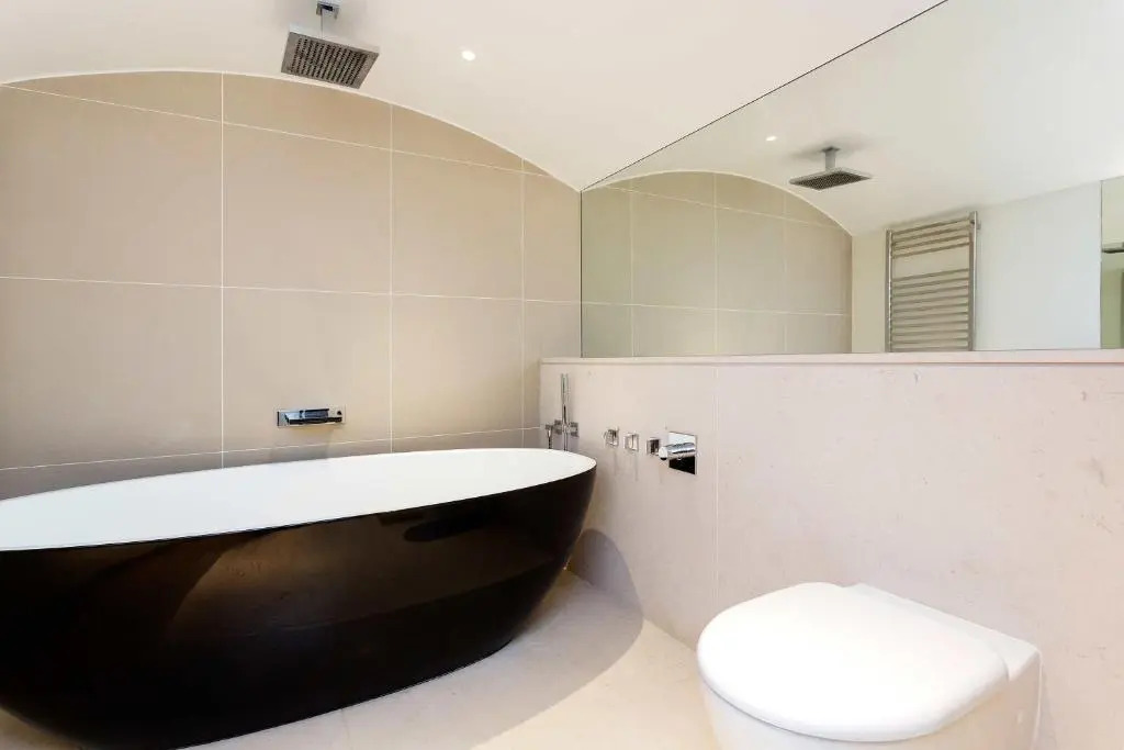 Veeve - Chelsea Square Serenity