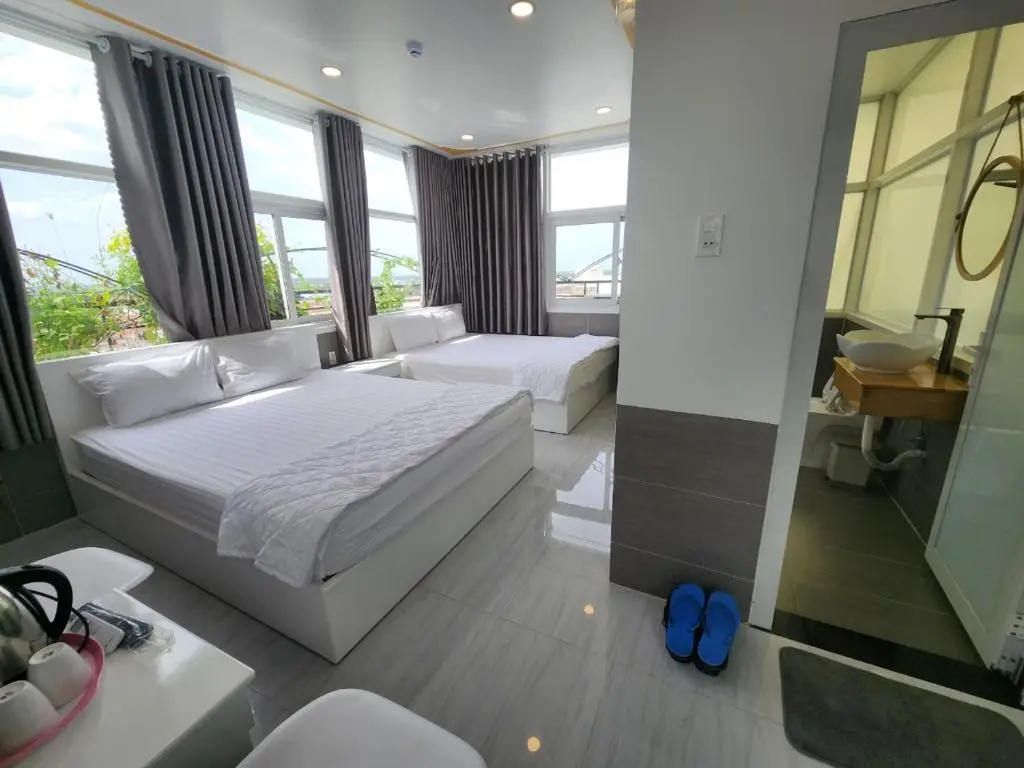 Van Nhi Hotel