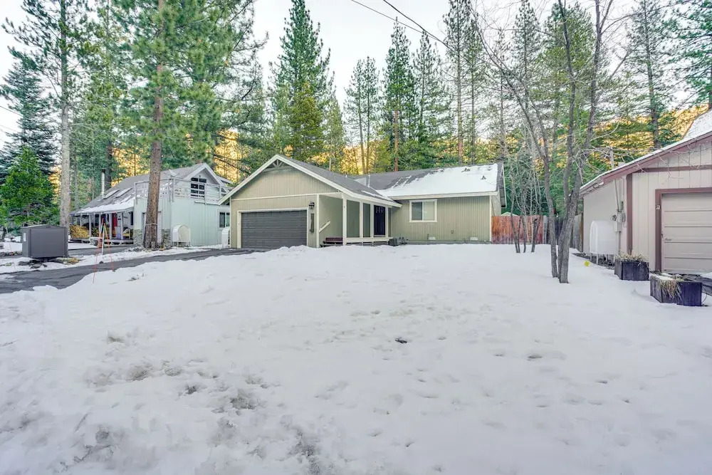 Ski & Board in South Lake Tahoe! Updated Home