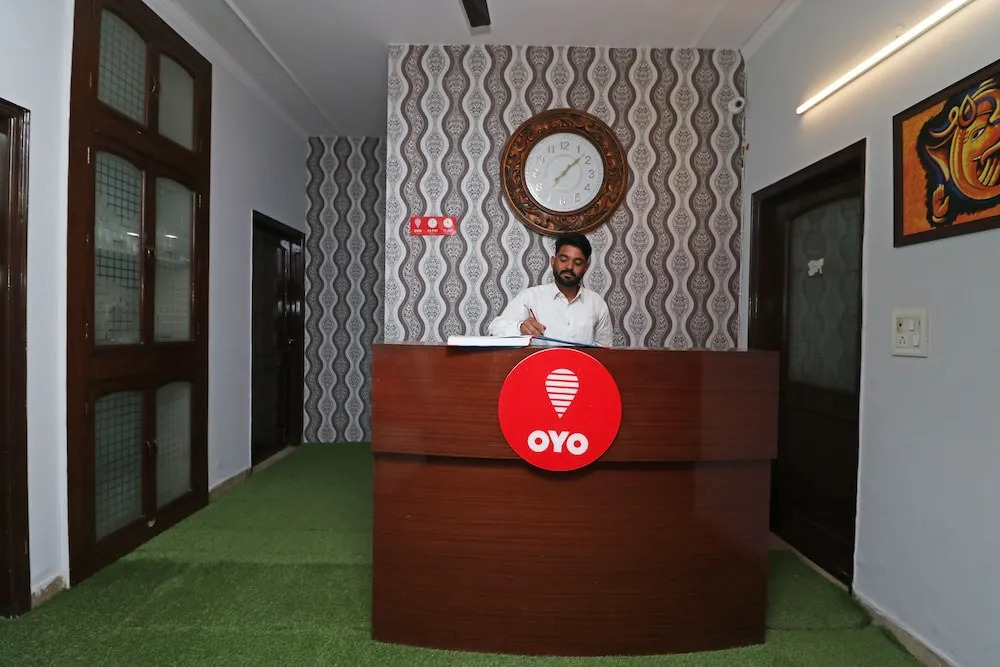 OYO 10583 Hotel Amigo