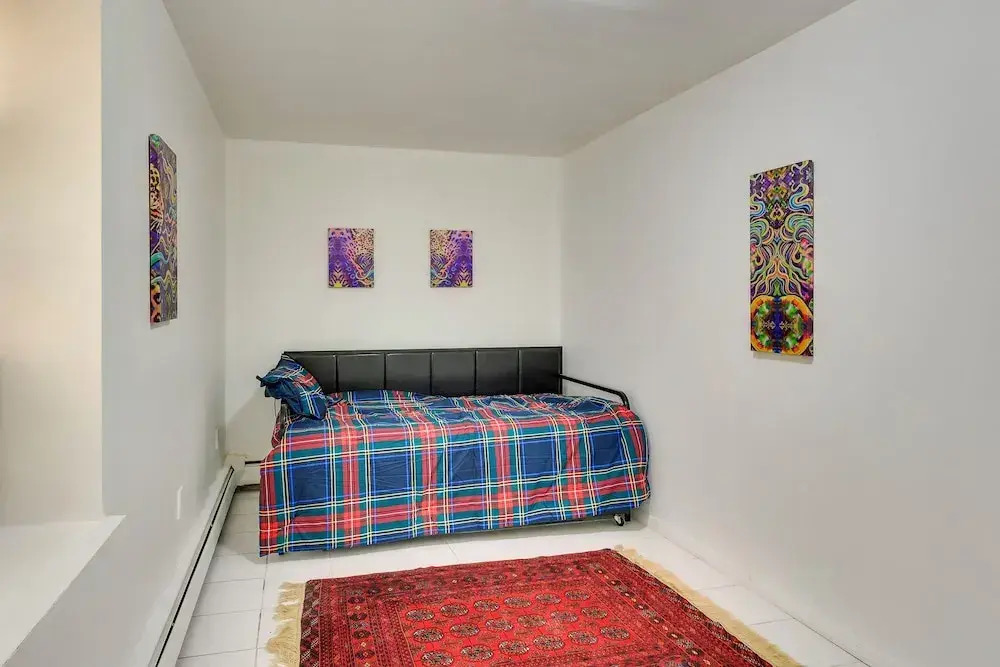 Easy NYC Commute: Getaway Near Metlife Stadium!