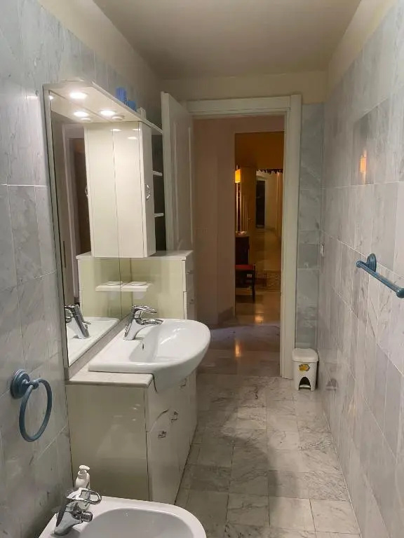 Renovated apartment with 3 bedrooms in an historic palazzo between port and old town