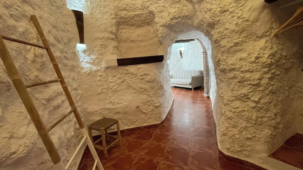 Cuevas El Atochal Orígenes