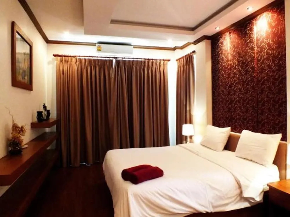 4 Bedroom Private Pool Bungalow Walking Street 15 Min Ride Away