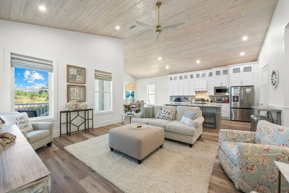Luxury 4BR, Across street from beach, Sleeps 10!