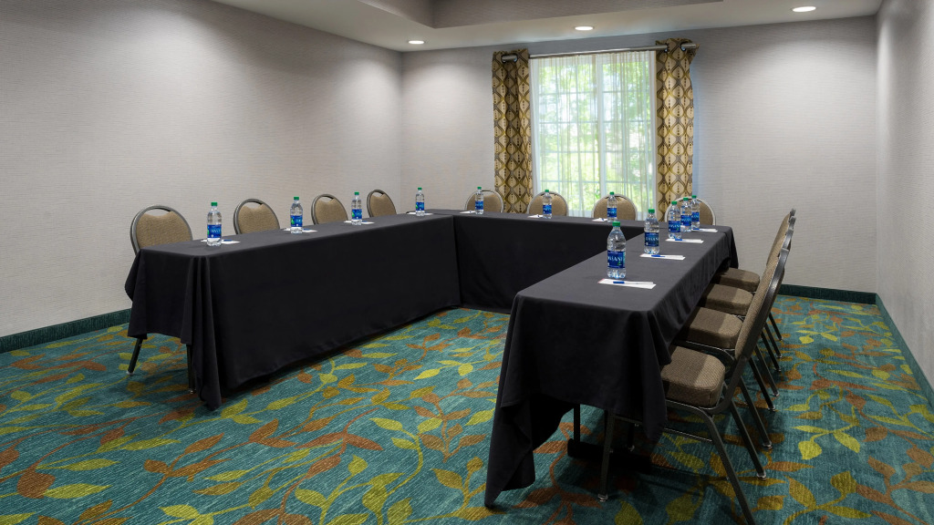 Candlewood Suites Grove City - Outlet Center by IHG