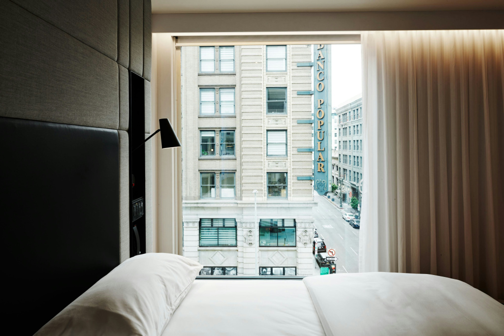 citizenM Los Angeles Downtown